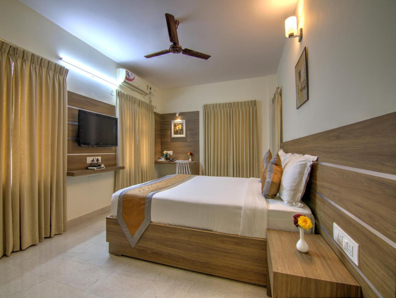 Sunshine Suites Grand Deluxe 벵갈루루 외부 사진