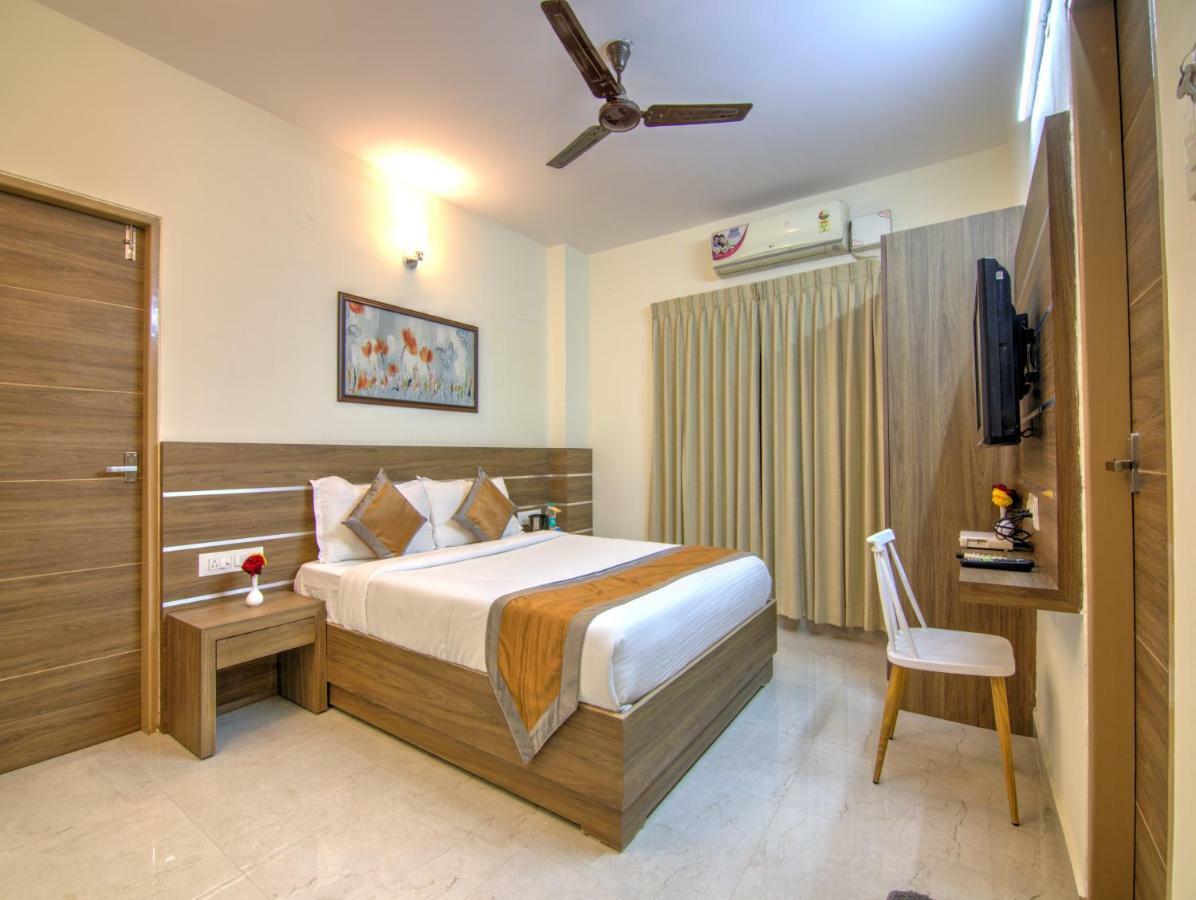 Sunshine Suites Grand Deluxe 벵갈루루 외부 사진
