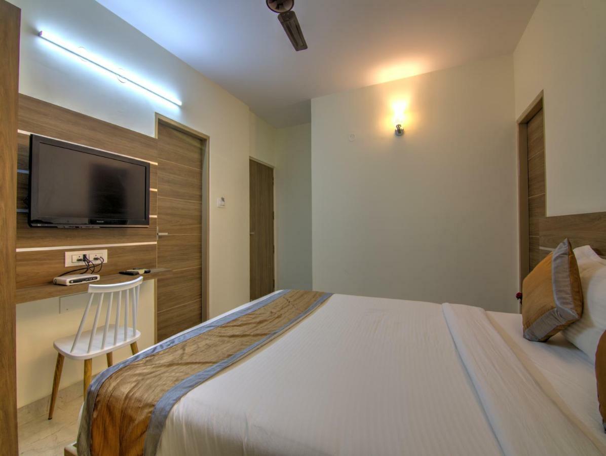 Sunshine Suites Grand Deluxe 벵갈루루 외부 사진