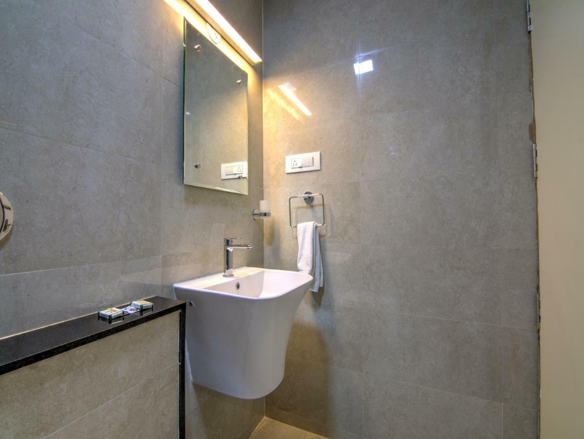 Sunshine Suites Grand Deluxe 벵갈루루 외부 사진